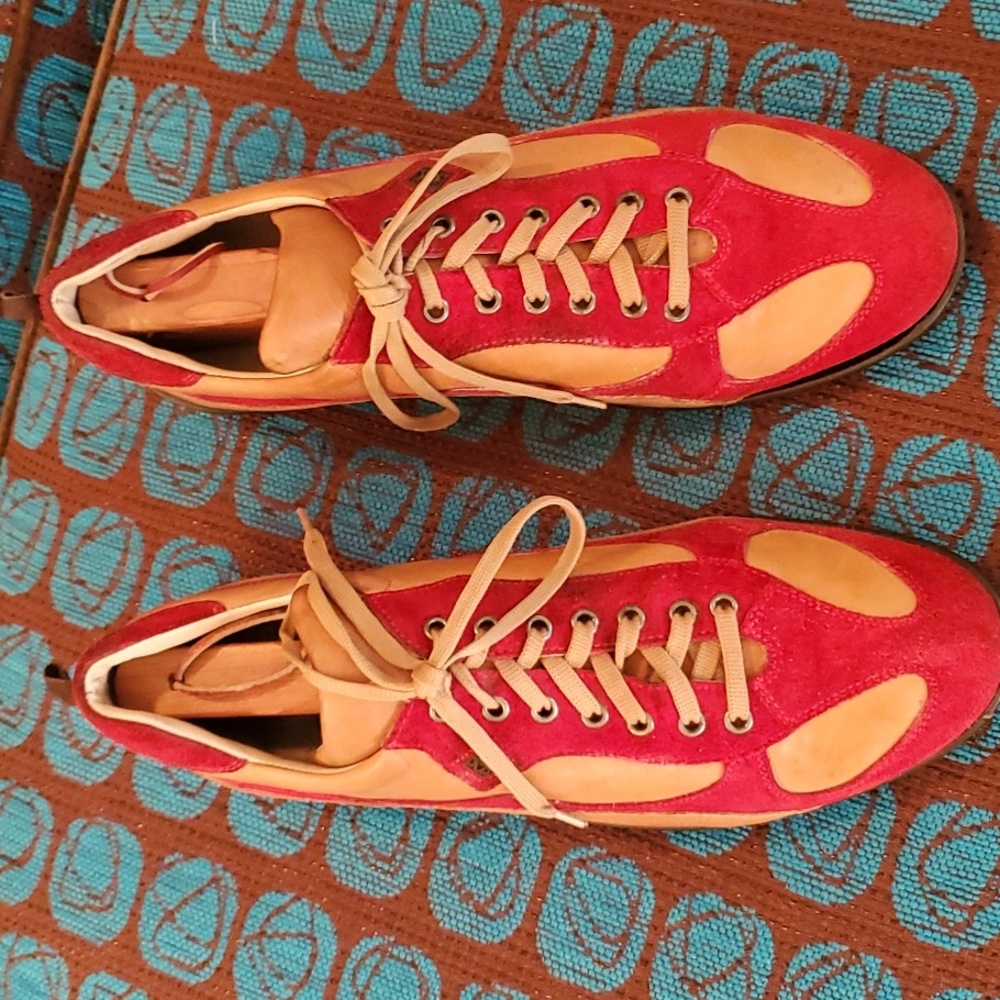 Stylish Red and Tan Men's Sneakers - Picture 5 of 16
